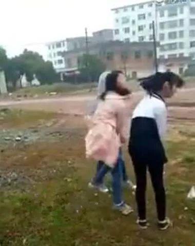 易门一女子被爆料视频,真相背后有何隐情？