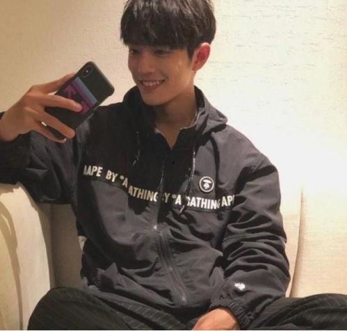 爆料娱乐圈前辈是谁,揭秘爆料背后的神秘人物